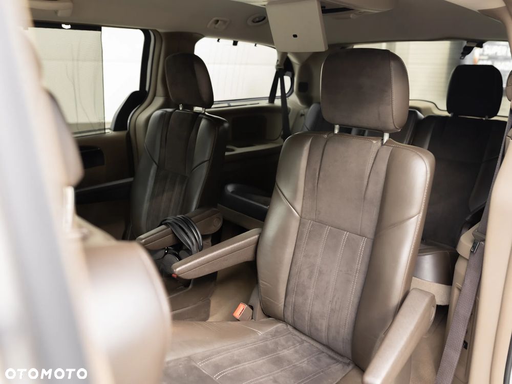 Lancia Voyager 3.6 Platinum - 31