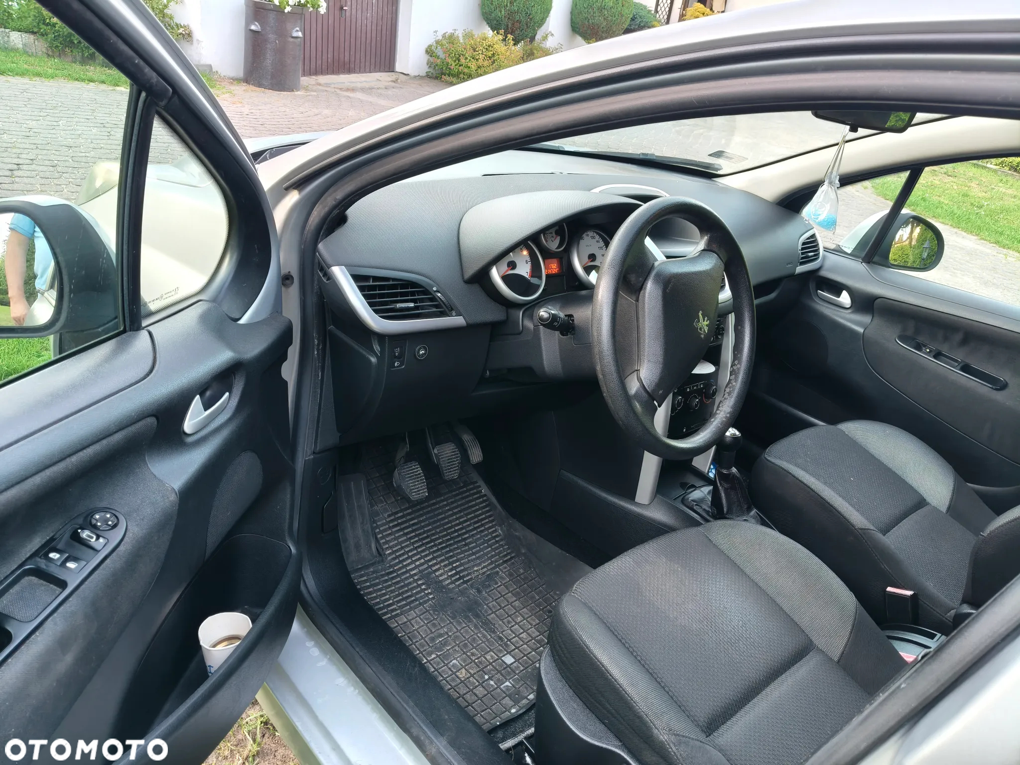 Peugeot 207 - 9