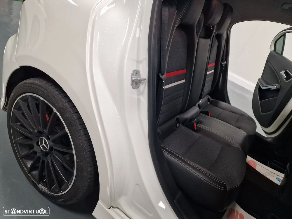 Mercedes-Benz A 180 d AMG Line - 38