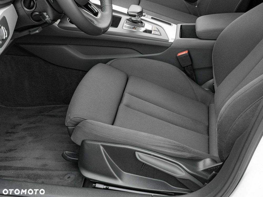 Audi A4 Limousine - 14