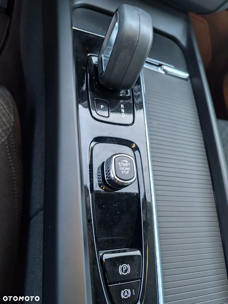 Volvo XC 60 B5 D AWD Ultimate Dark - 10