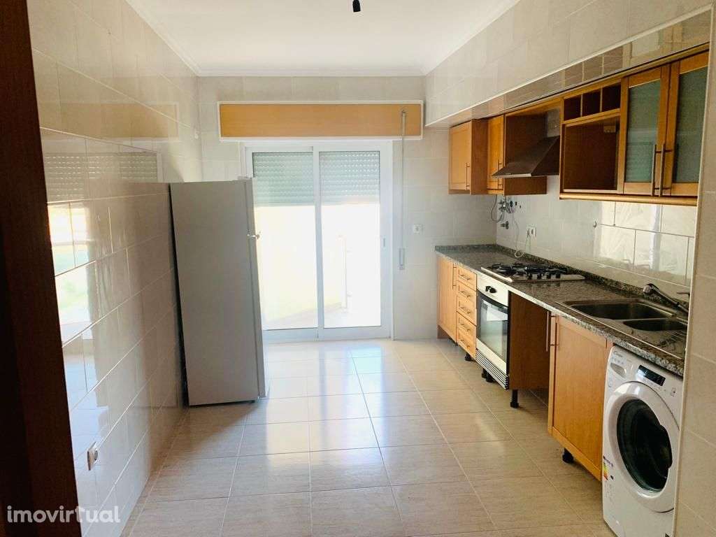 Apartamento T2 na Azambuja - Grande imagem: 3/13