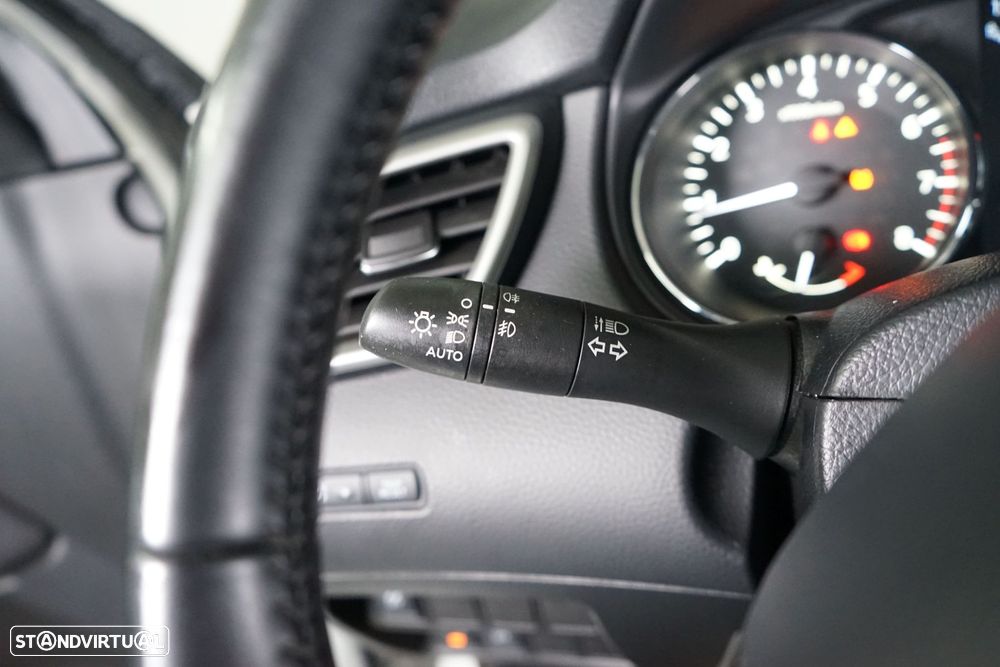 Nissan Qashqai 1.2 DIG-T N-Connecta - 24