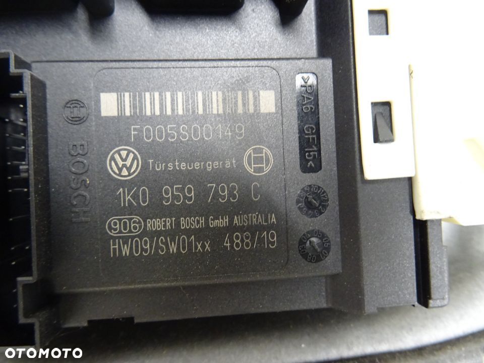 VW GOLF V 03-09 1.4MPI PODNOŚNIK SZYB PRAWY PRZÓD - 18