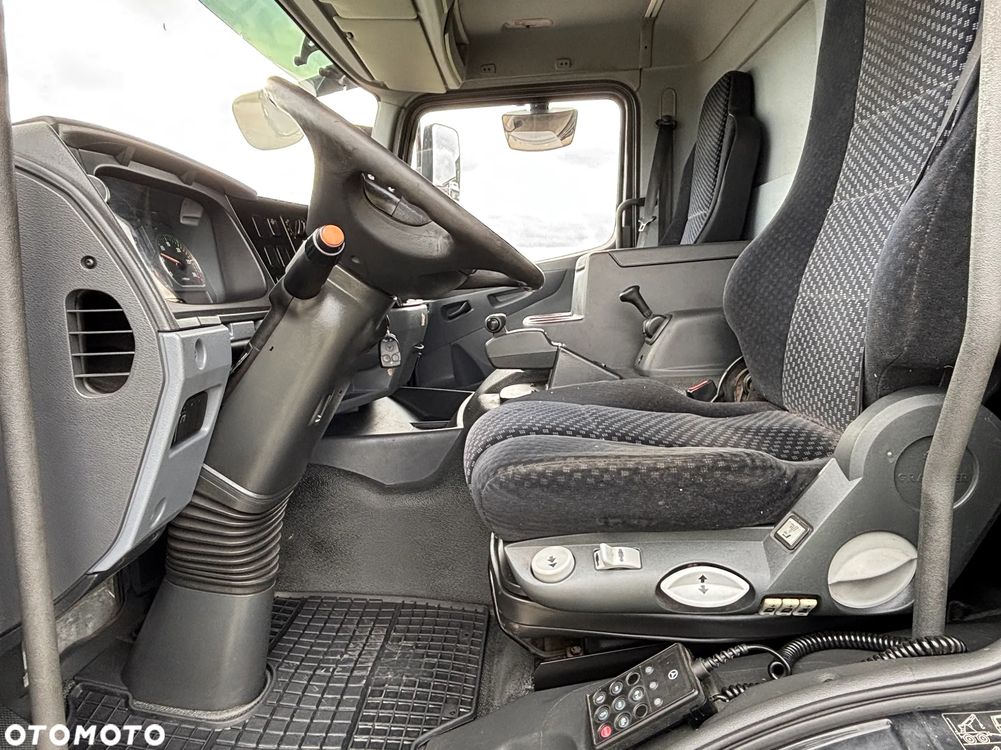 Mercedes-Benz ATEGO 1224 firanka, plandeka, burty aluminiowe, winda, do zabudowy (laweta, kontener, izoterma, wywrotka) - 22