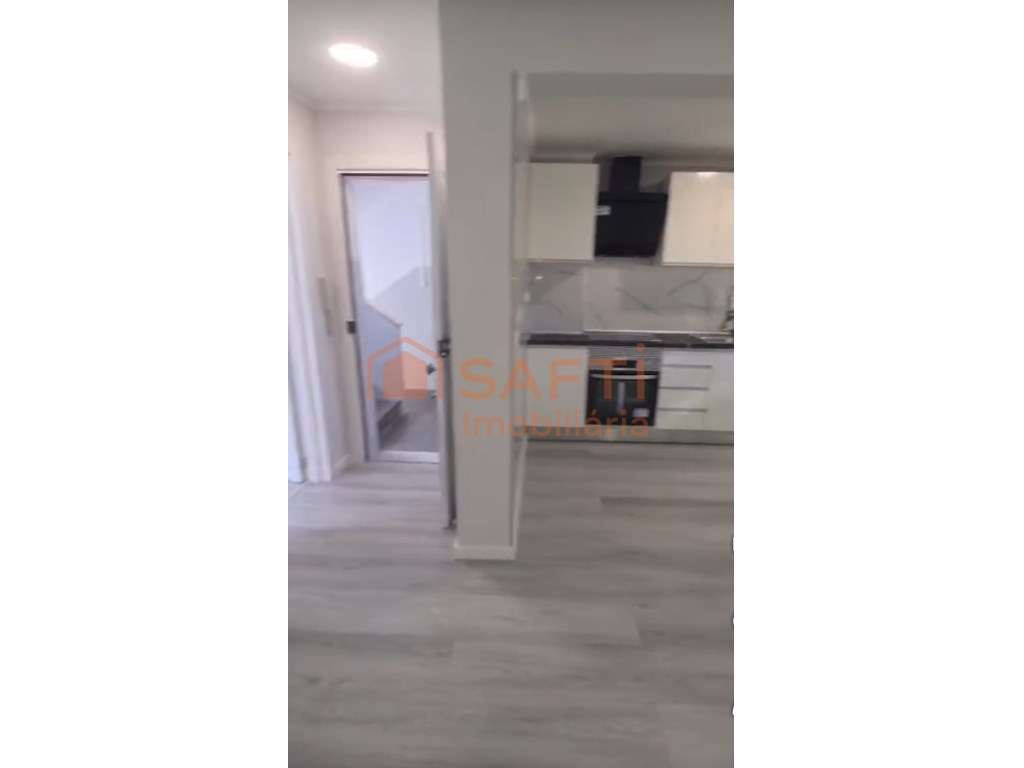 Apartamento T3 - Laranjeiro - Almada - Grande imagem: 2/37