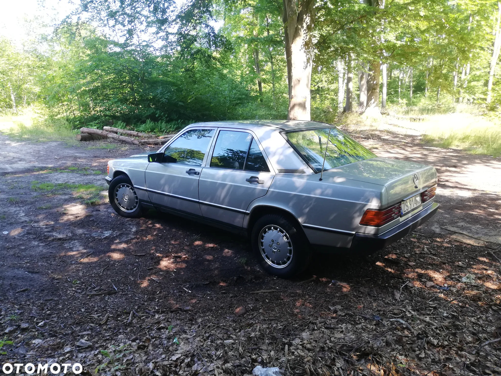 Mercedes-Benz W201 (190) - 12