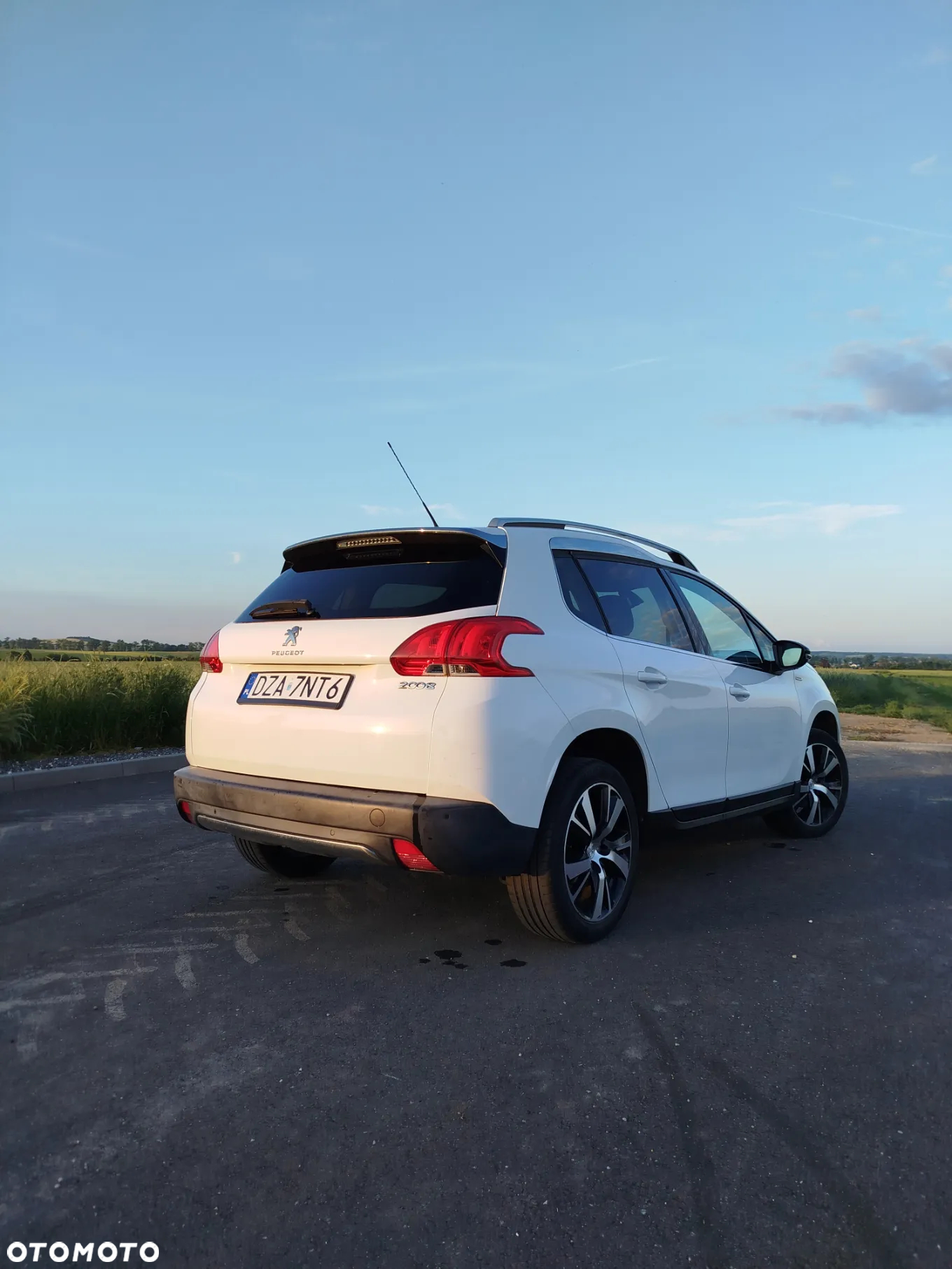 Peugeot 2008 1.2 Pure Tech Allure S&S - 7