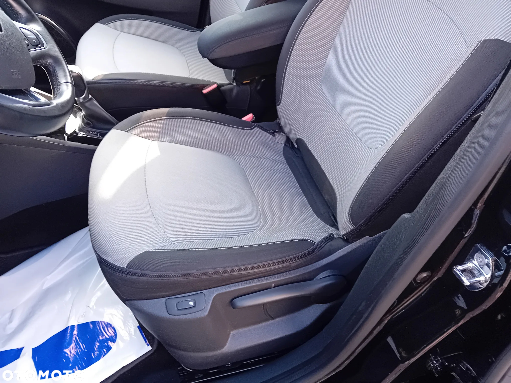 Renault Captur 1.2 Energy TCe Intens EDC - 23