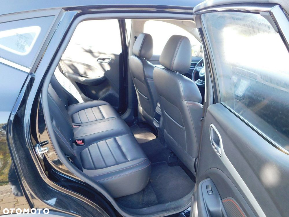MG ZS - 11