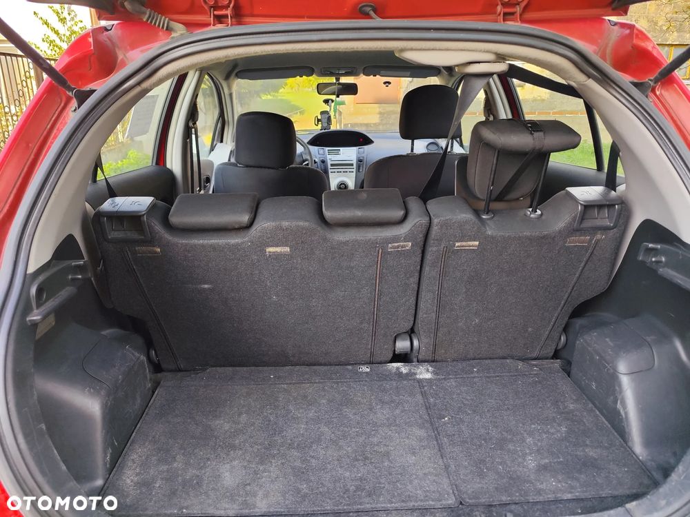 Toyota Yaris - 10