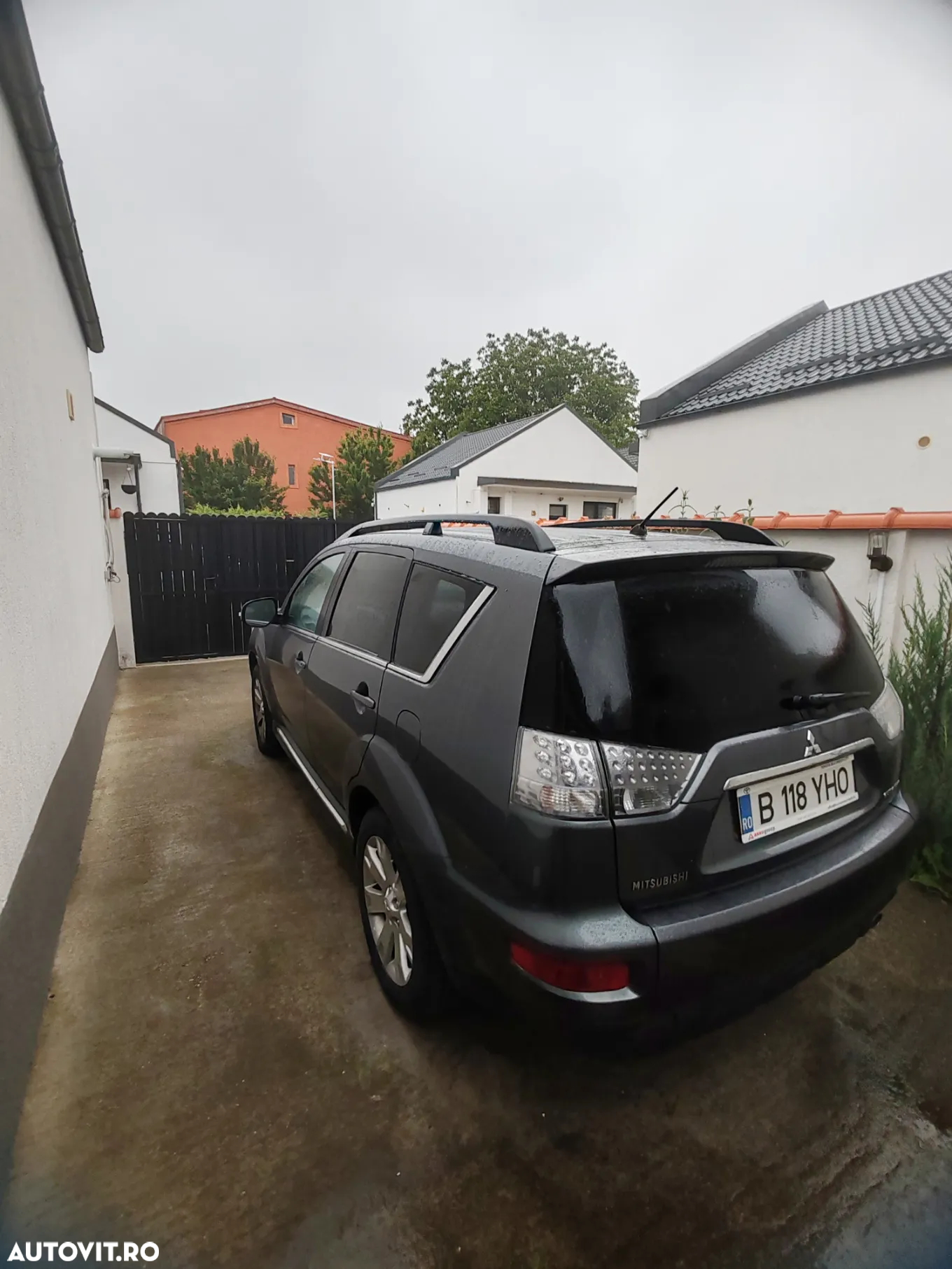 Mitsubishi Outlander - 14