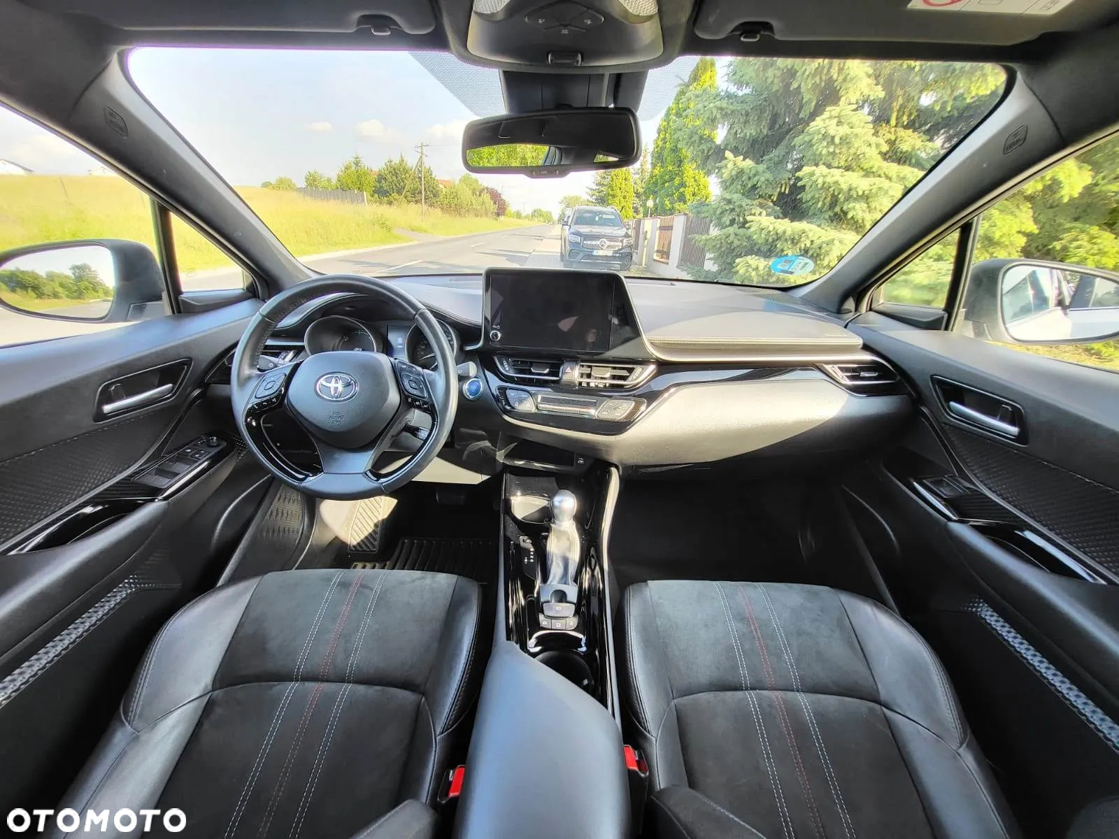 Toyota C-HR 2.0 Hybrid Executive - 11