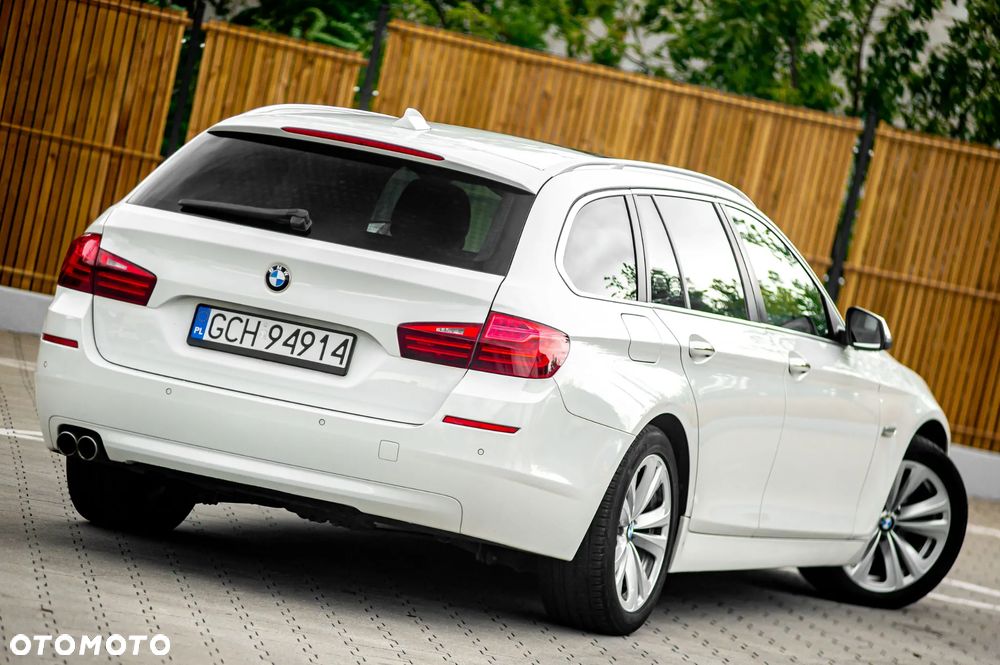 BMW Seria 5 525d Luxury Line - 16