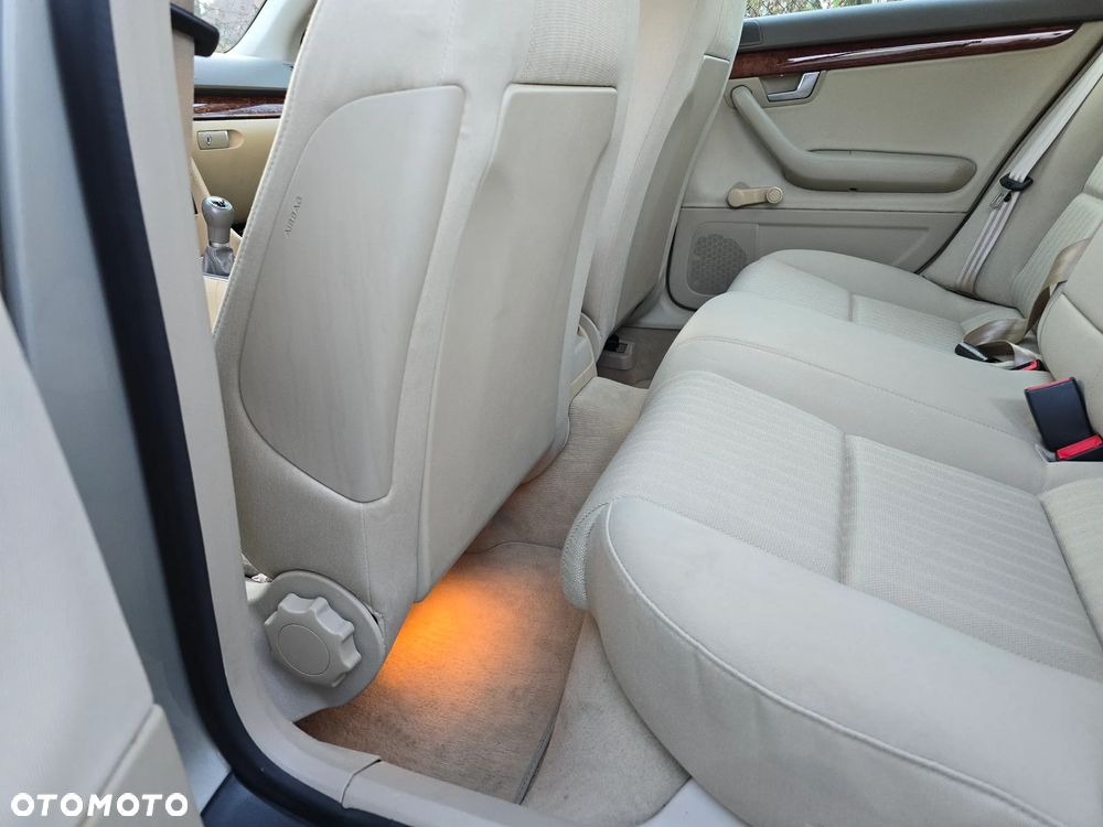 Audi A4 Limousine 2 - 10