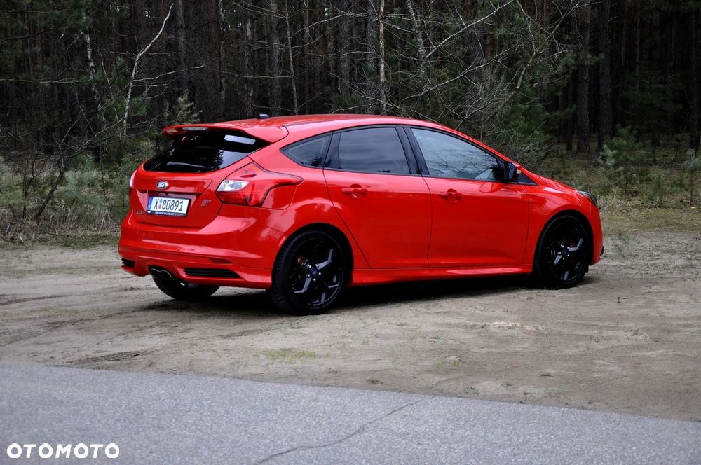 Ford Focus 2.0 EcoBoost ST mit Leder-Sport-Paket - 18