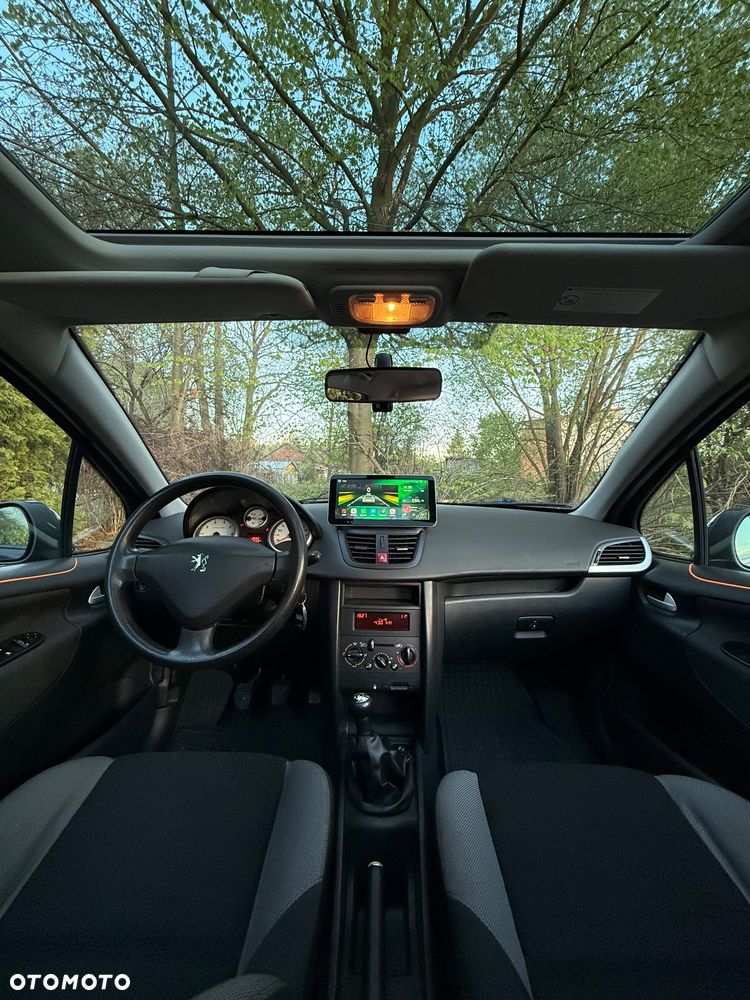 Peugeot 207 1.4 - 7