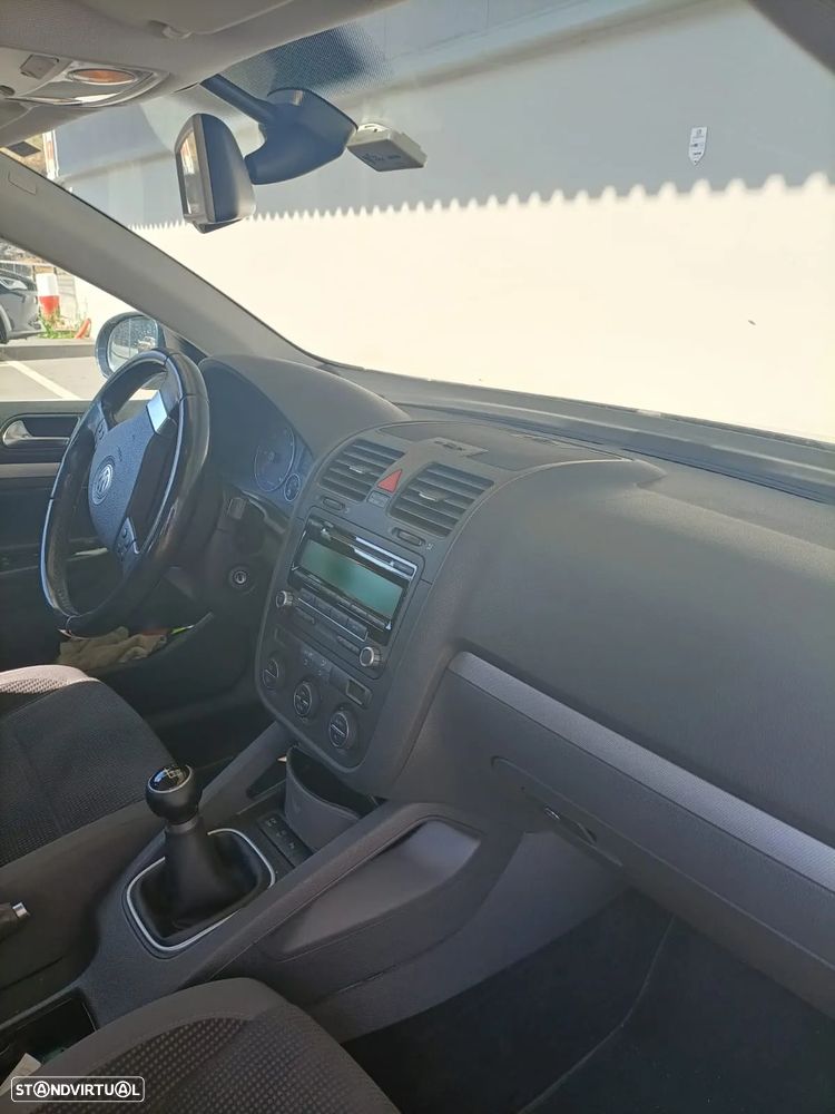VW Golf 1.9 TDi BlueM. Confortline - 4