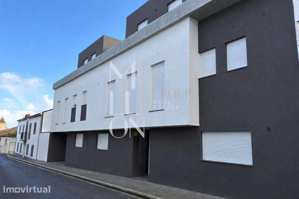 Excelente Apartamento e Localização Privilegiada em Ponta Delgad - Grande imagem: 2/23
