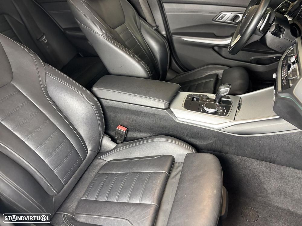 BMW 330 e Line Luxury Auto - 14