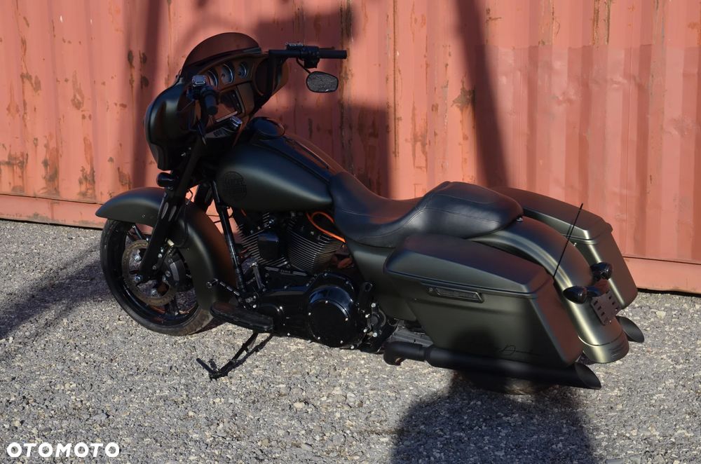Harley-Davidson Touring Street Glide - 24