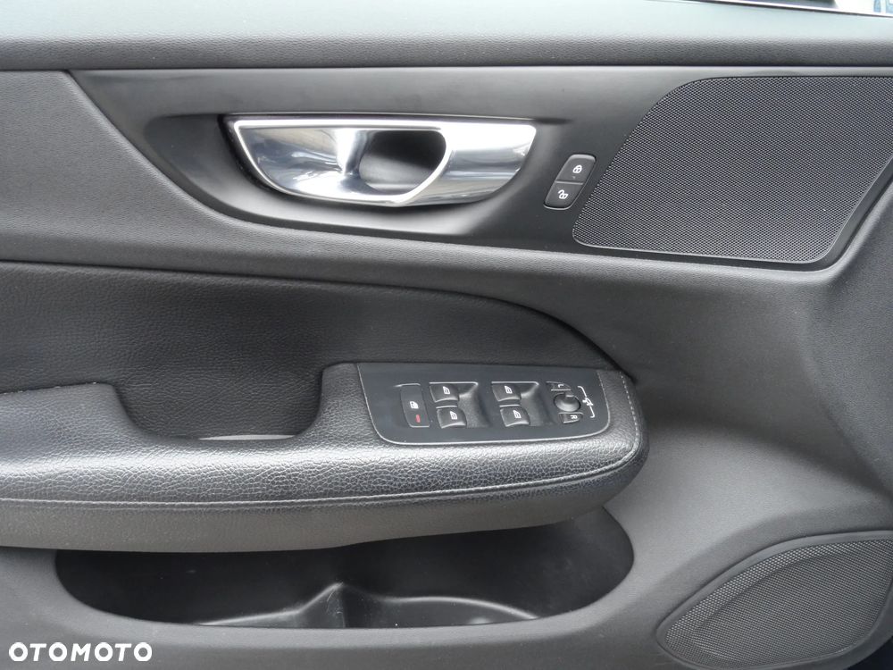 Volvo V60 D3 Drive-E Dynamic Edition (Momentum) - 21