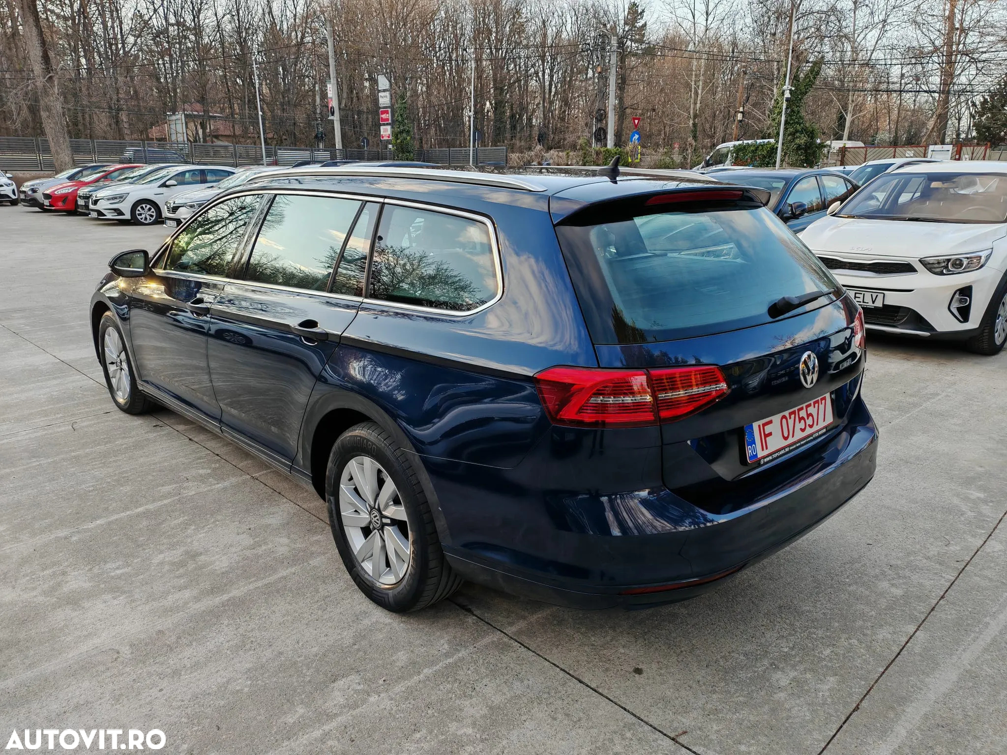 Volkswagen Passat Variant 1.6 TDI R Executive - 3