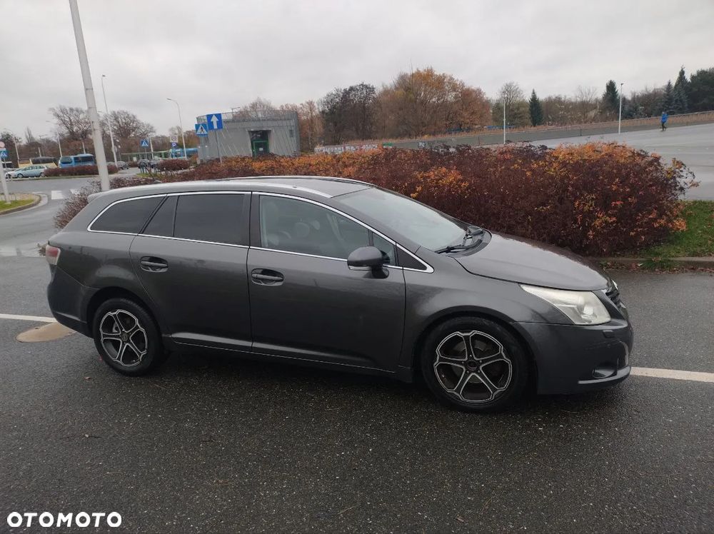 Toyota Avensis 2.0 D-4D Premium - 2