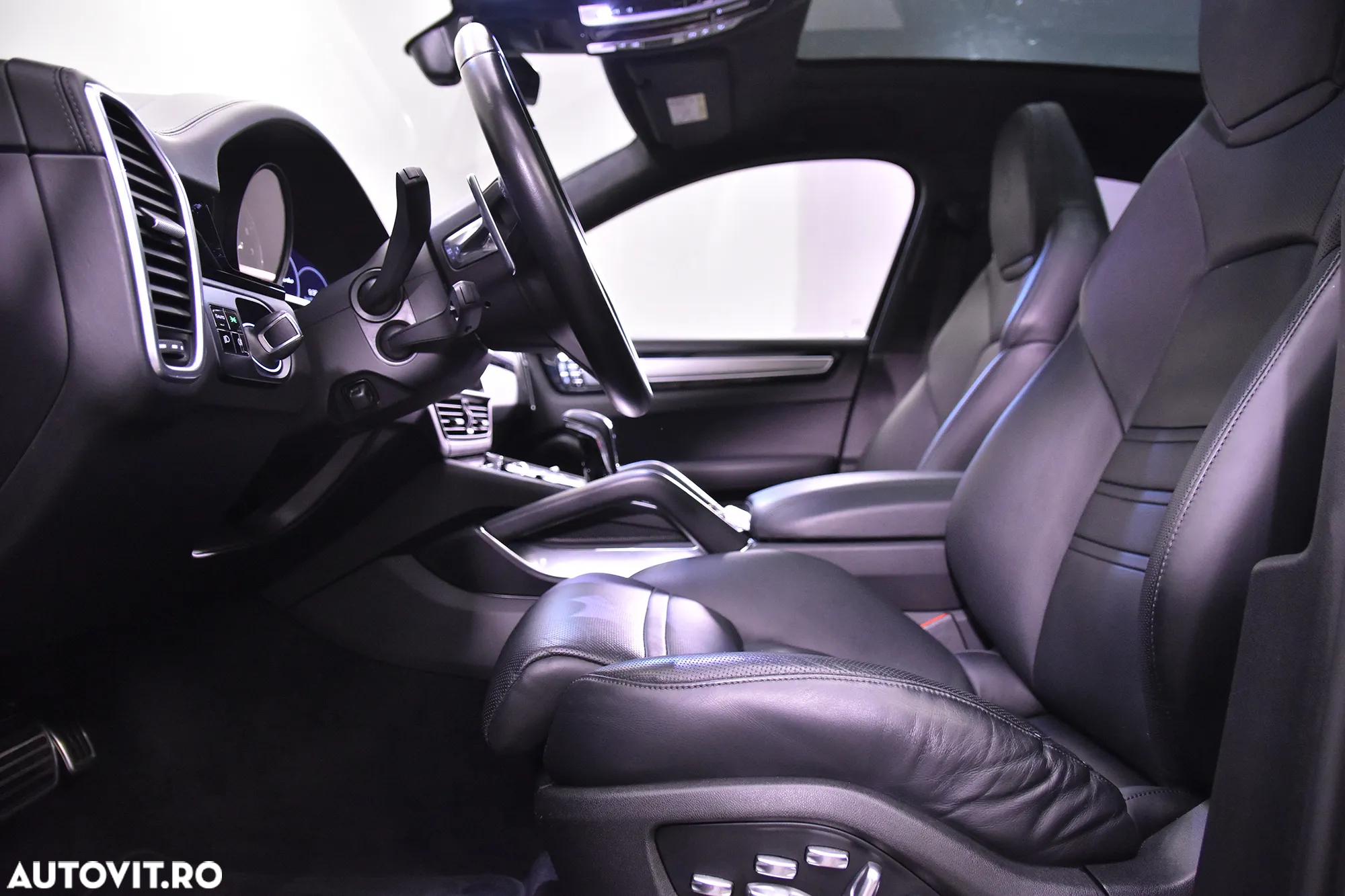 Porsche Cayenne Coupe Turbo - 26
