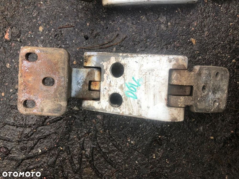 MERCEDES SPRINTER 906 zawias zawiasy drzwi tylnych lewych cena za 2 sztuki - 4