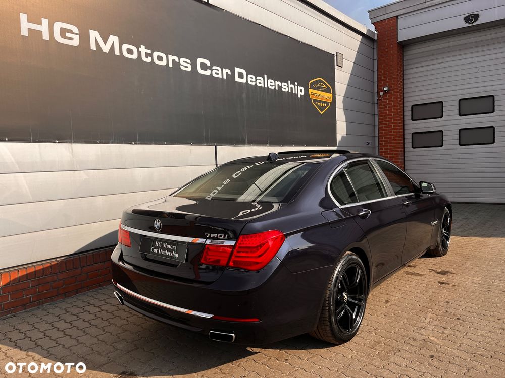 BMW Seria 7 750i xDrive - 14