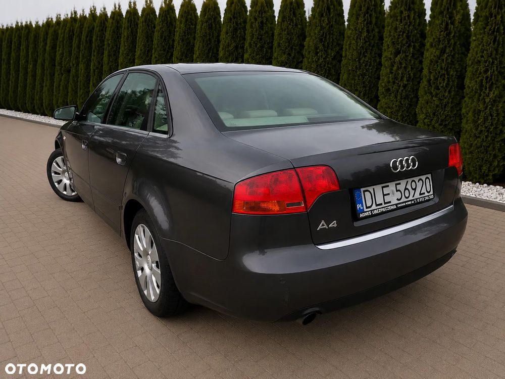 Audi A4 Limousine 2 - 12