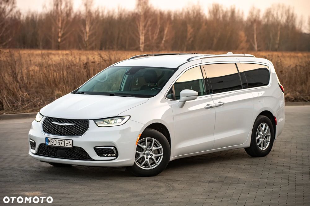 Chrysler Pacifica - 1