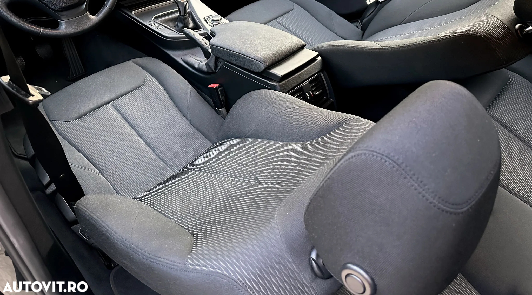 BMW Seria 3 318d Touring - 18