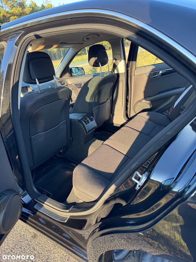 Mercedes-Benz Klasa C 180 Kompressor BlueEFFICIENCY - 17