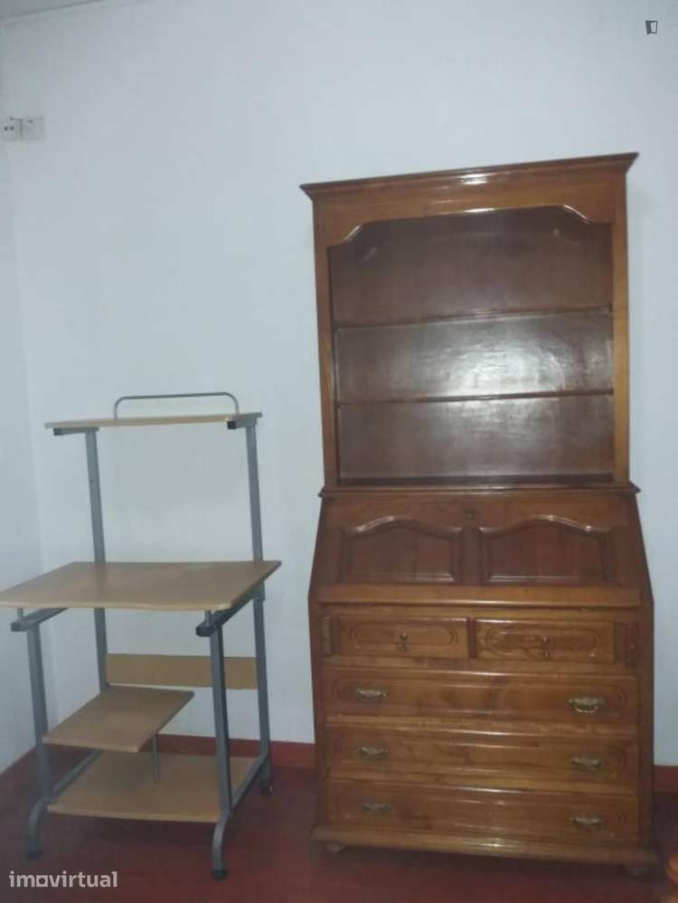 Quarto - localizado em Paranhos Porto - Grande imagem: 3/11