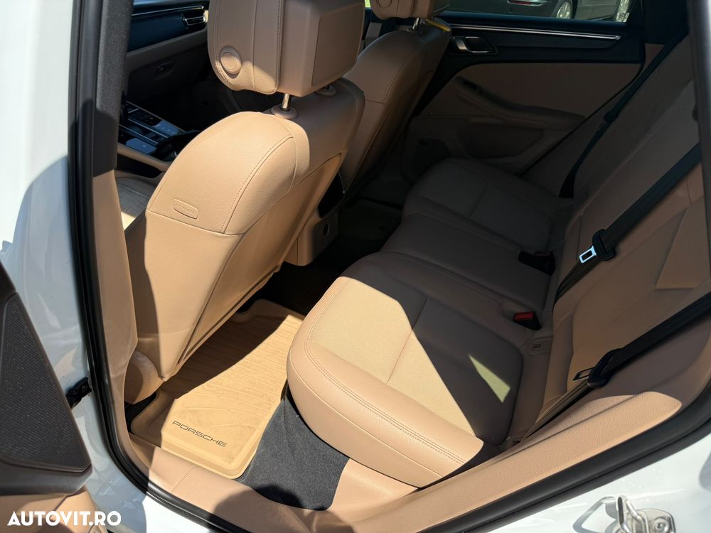 Porsche Macan T - 16