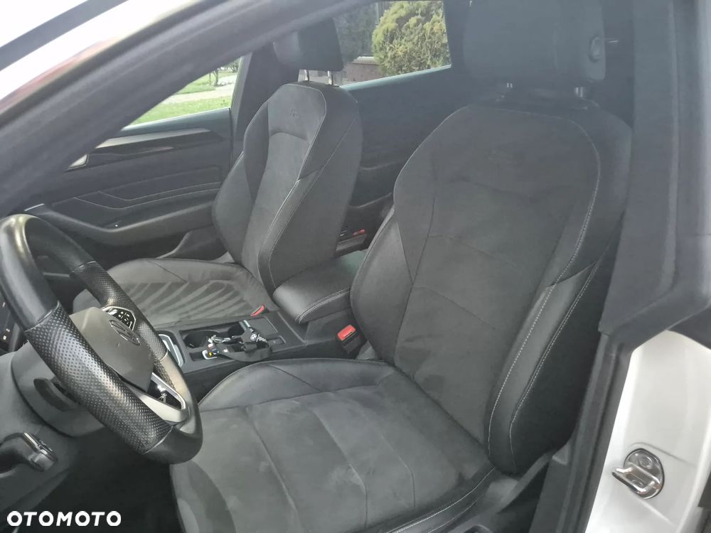 Volkswagen Arteon 2.0 TDI SCR R-Line DSG - 26