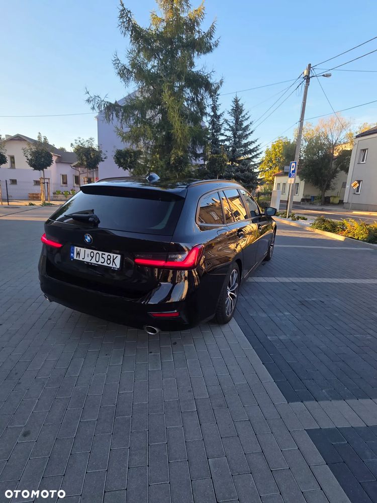 BMW Seria 3 318i - 5