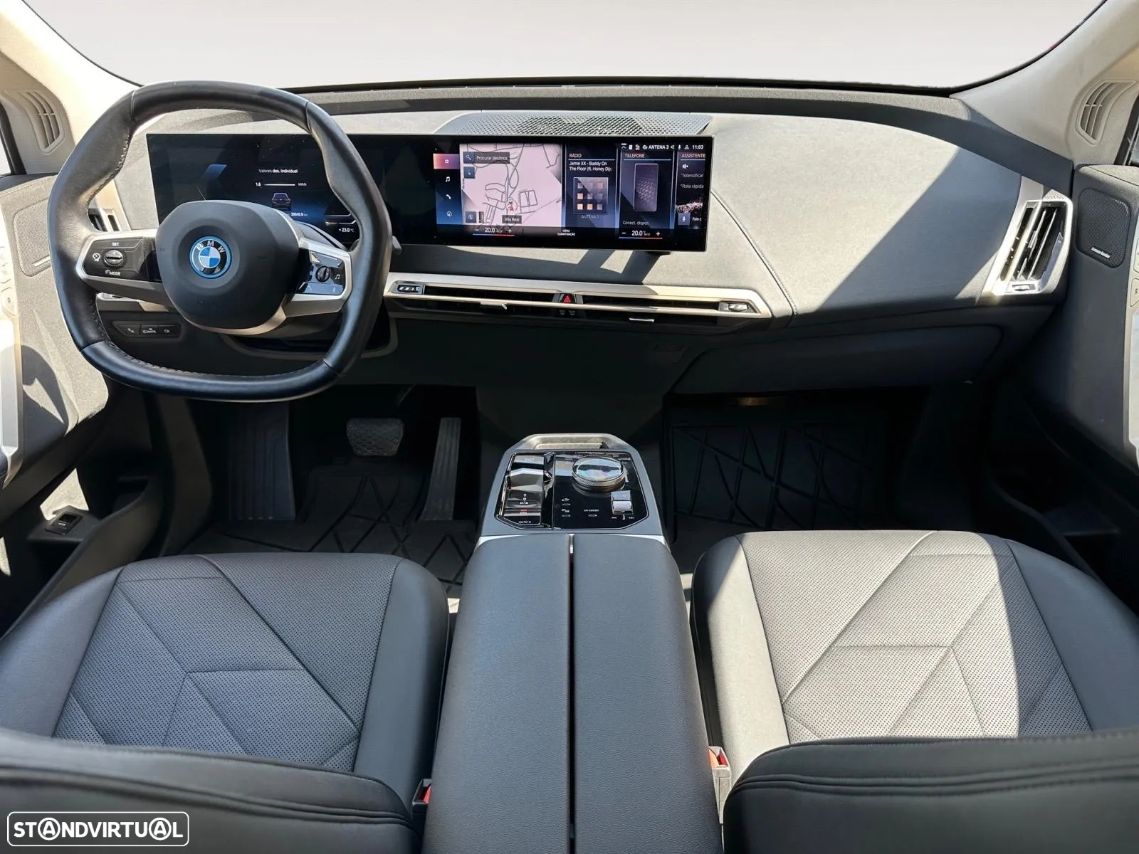 BMW iX xDrive 40 - 11
