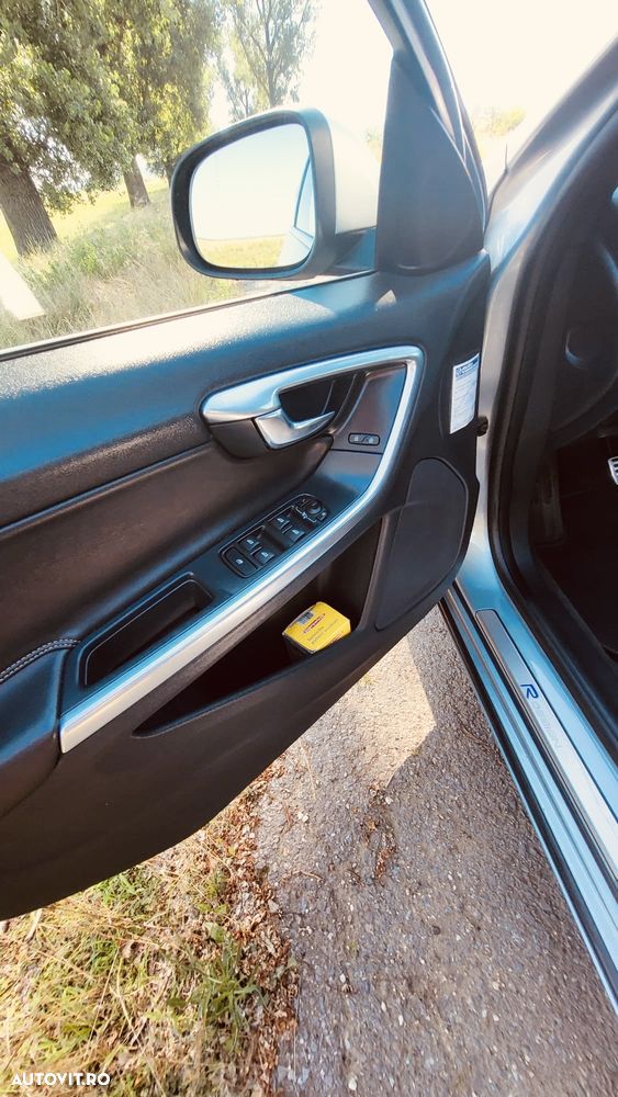 Volvo V60 D4 VEA Start-Stop R-Design - 11