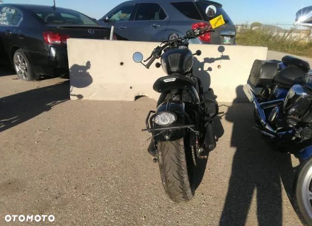 Triumph Bonneville Bobber - 14