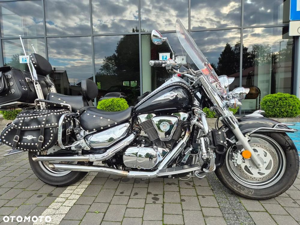 Suzuki Intruder - 1