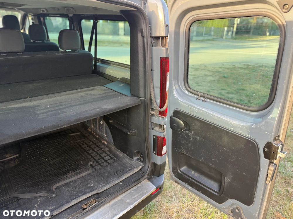 Renault Trafic - 26