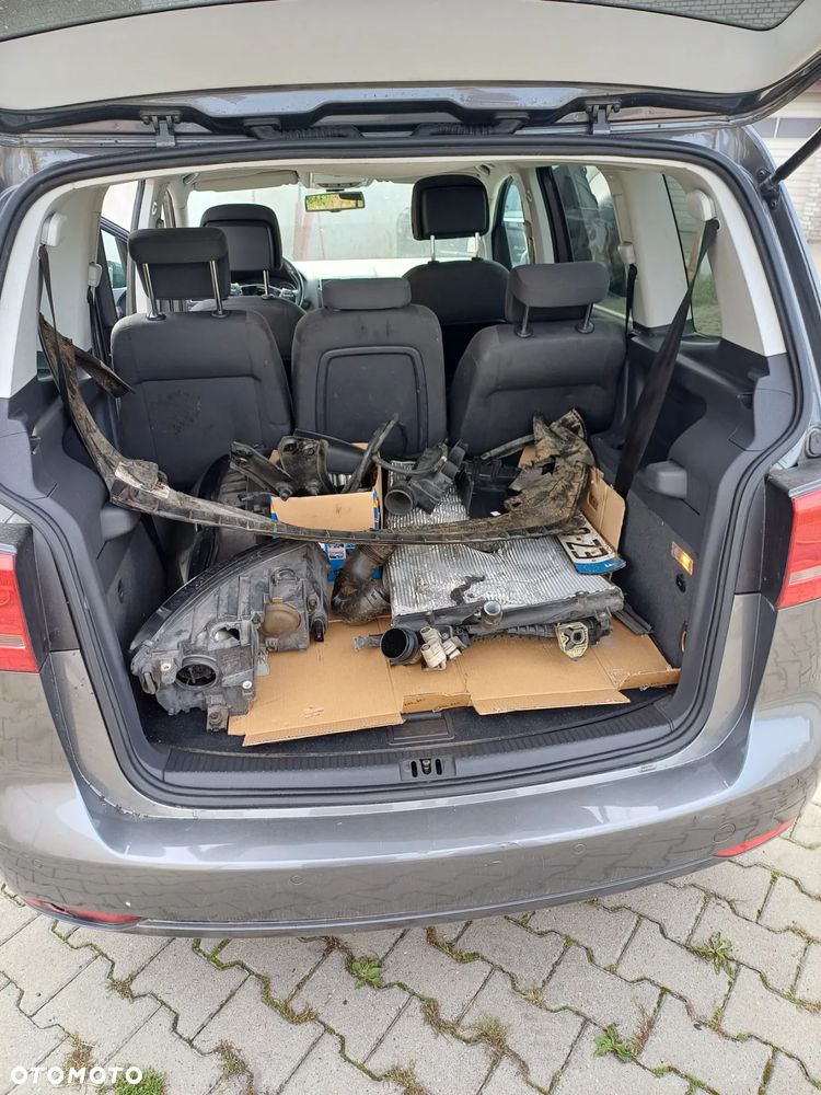 Volkswagen Touran 1.6 TDI SCR (BlueMotion Technology) Comfortline - 3