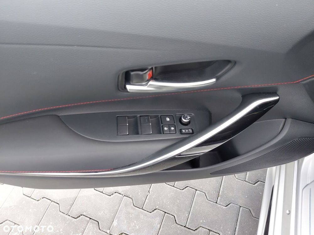 Toyota Corolla 1.8 Hybrid GR Sport Dynamic - 17