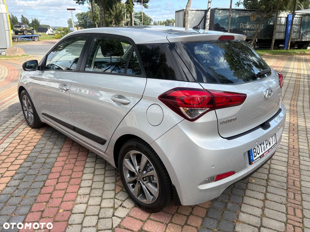 Hyundai i20 blue 1.2 Advantage+ - 32