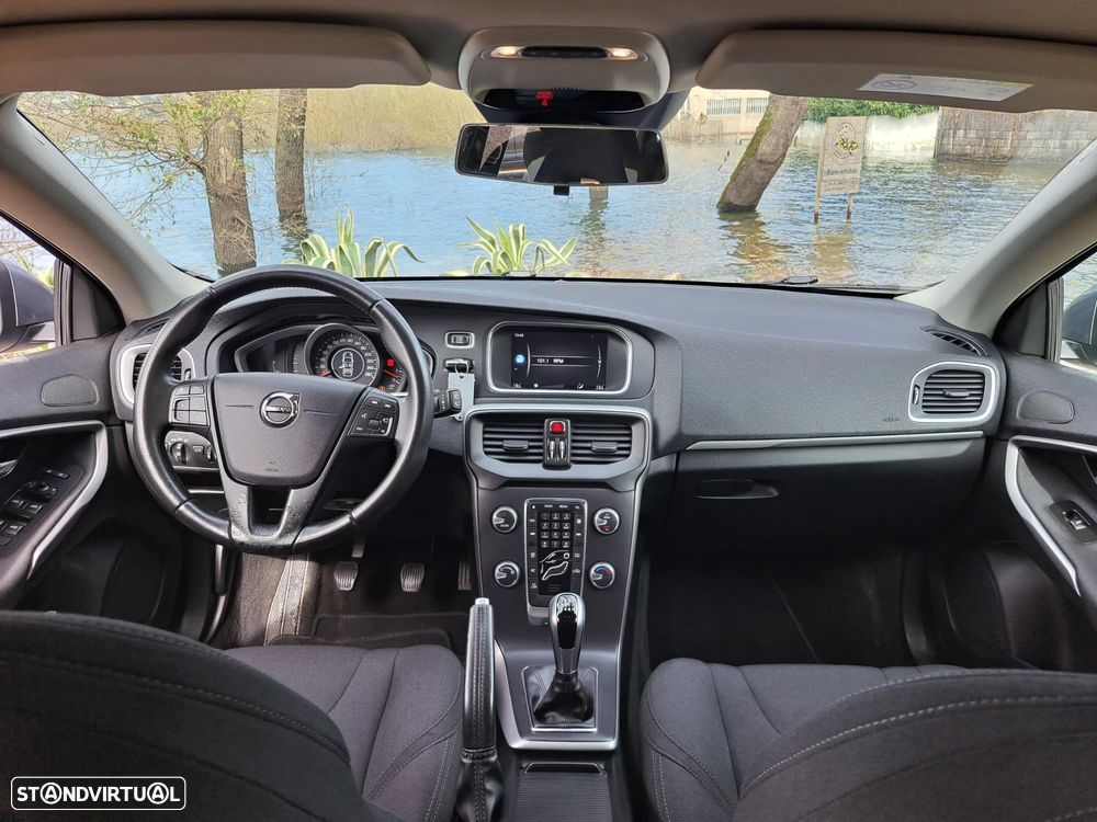 Volvo V40 D2 Kinetic - 3