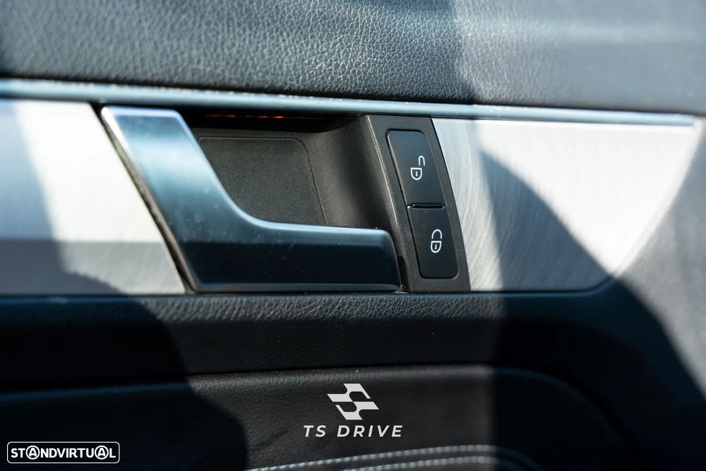 Mercedes-Benz E 220 CDI 7G-TRONIC Avantgarde - 23