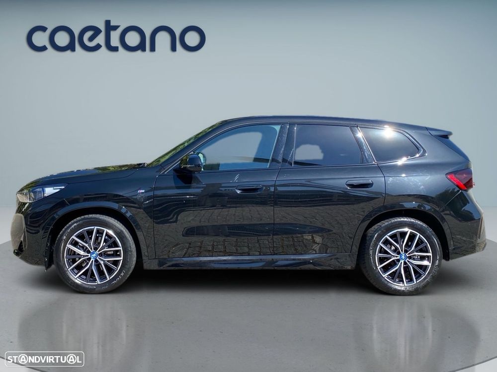 BMW iX1 eDrive20 Pack Desportivo M - 24